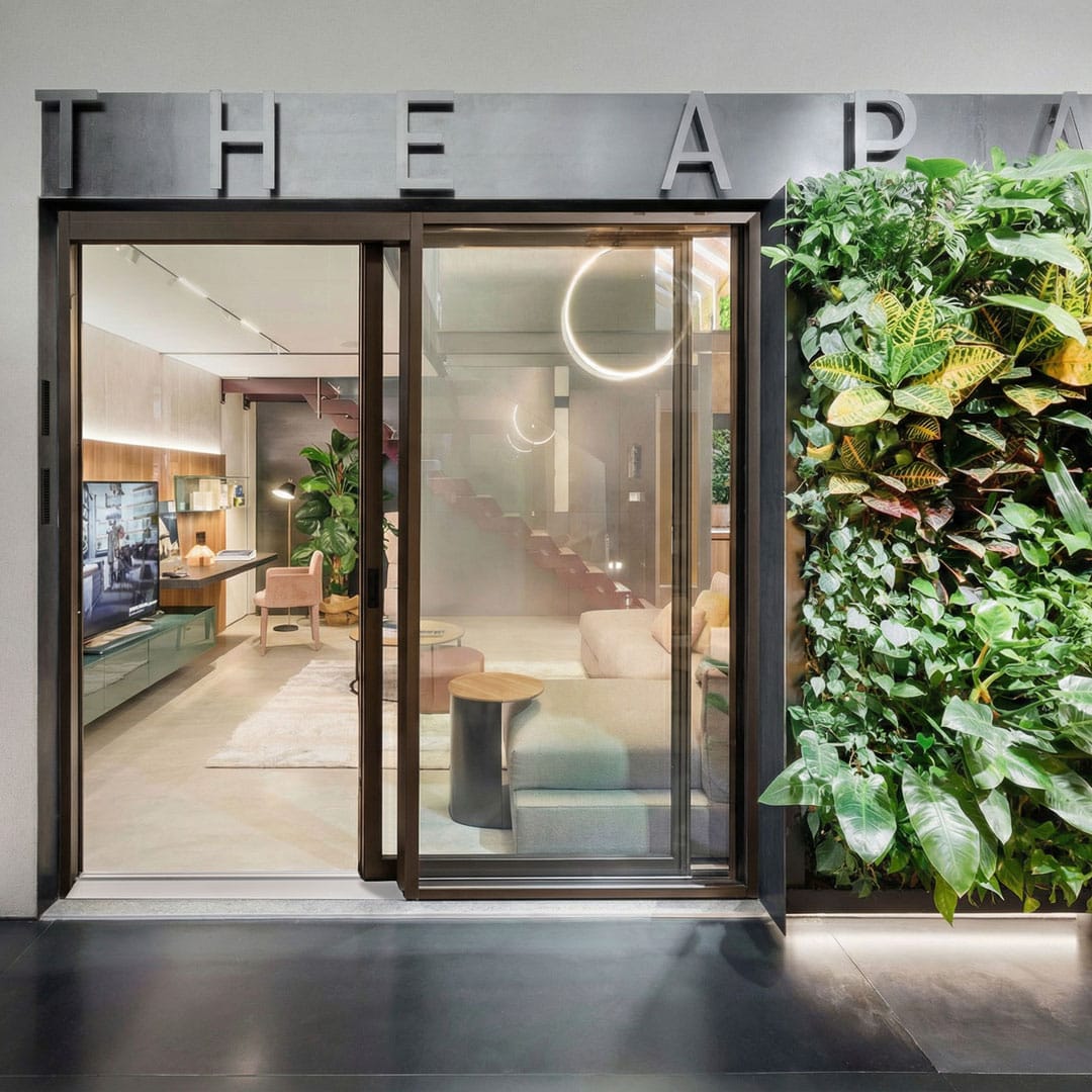 _Z9A8916_reframe-uniform_web